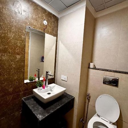 Gaur City Centre Газиабад Екстериор снимка